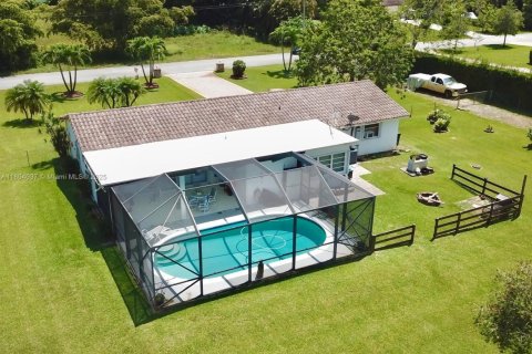 House in Davie, Florida 2 bedrooms, 125.42 sq.m. № 1739855 - photo 5