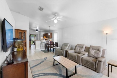 Villa ou maison à vendre à DeLand, Floride: 3 chambres, 116.59 m2 № 1915239 - photo 6