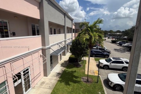 Immobilier commercial à vendre à Miramar, Floride № 2172981 - photo 17