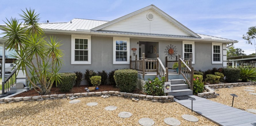 House in Saint Augustine, Florida 2 bedrooms, 140.75 sq.m. № 883037
