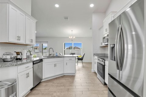 Купить виллу или дом в Кейп-Корал, Флорида 4 спальни, № 1958685 - фото 20