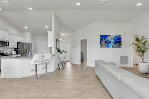 Купить виллу или дом в Кейп-Корал, Флорида 4 спальни, № 1958685 - фото 23