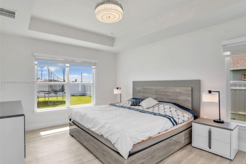 Купить виллу или дом в Кейп-Корал, Флорида 4 спальни, № 1958685 - фото 16