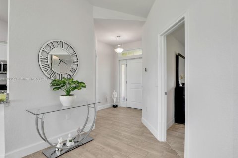 Купить виллу или дом в Кейп-Корал, Флорида 4 спальни, № 1958685 - фото 28