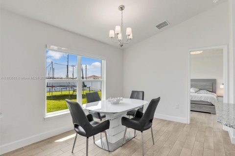 Купить виллу или дом в Кейп-Корал, Флорида 4 спальни, № 1958685 - фото 17