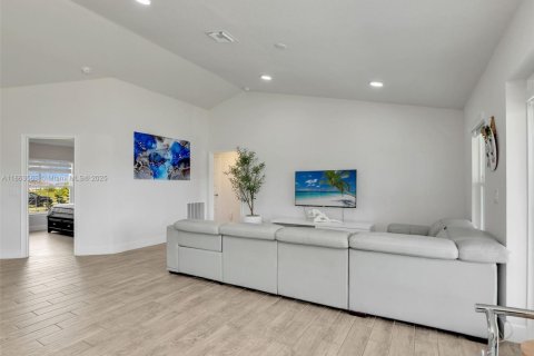 Купить виллу или дом в Кейп-Корал, Флорида 4 спальни, № 1958685 - фото 26