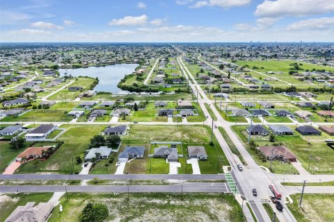 Купить виллу или дом в Кейп-Корал, Флорида 4 спальни, № 1958685 - фото 2