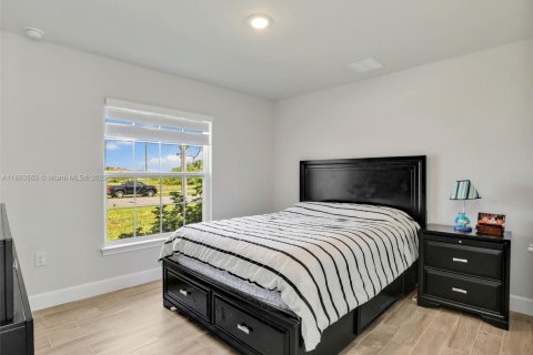 Купить виллу или дом в Кейп-Корал, Флорида 4 спальни, № 1958685 - фото 9