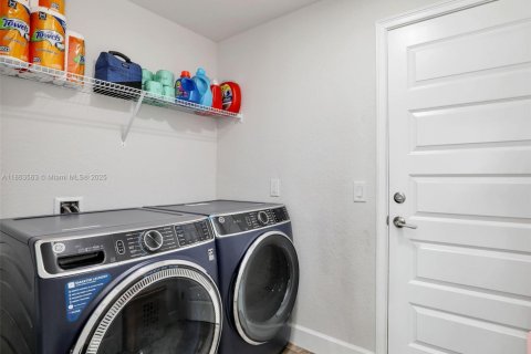 Купить виллу или дом в Кейп-Корал, Флорида 4 спальни, № 1958685 - фото 7