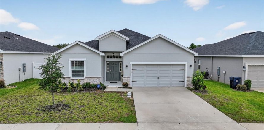 House in Polk City, Florida 4 bedrooms, 193.33 sq.m. № 2098863