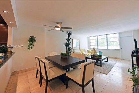 Condominio en alquiler en Miami Beach, Florida, 1 dormitorio, 67.82 m2 № 2086150 - foto 9