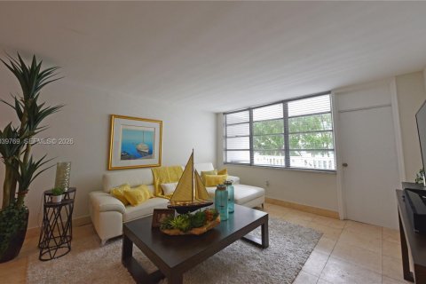 Condominio en alquiler en Miami Beach, Florida, 1 dormitorio, 67.82 m2 № 2086150 - foto 11