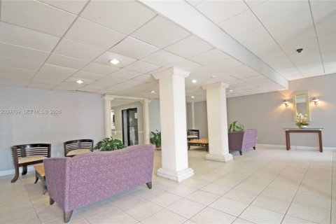 Condominio en alquiler en Miami Beach, Florida, 1 dormitorio, 67.82 m2 № 2086150 - foto 3