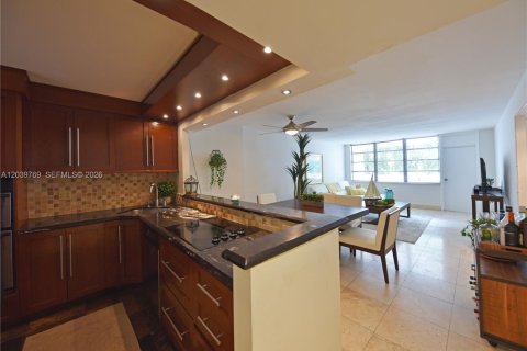 Condominio en alquiler en Miami Beach, Florida, 1 dormitorio, 67.82 m2 № 2086150 - foto 4