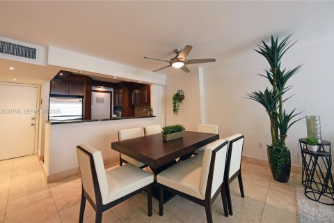 Condominio en alquiler en Miami Beach, Florida, 1 dormitorio, 67.82 m2 № 2086150 - foto 8