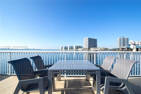 Condominio en alquiler en Miami Beach, Florida, 1 dormitorio, 67.82 m2 № 2086150 - foto 21