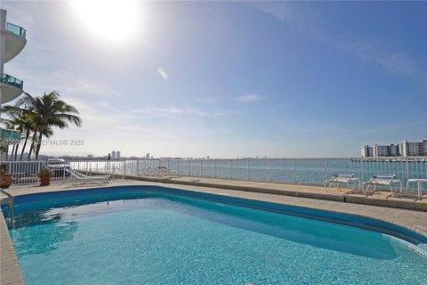 Condominio en alquiler en Miami Beach, Florida, 1 dormitorio, 67.82 m2 № 2086150 - foto 25