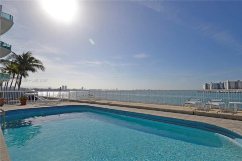 Condominio en alquiler en Miami Beach, Florida, 1 dormitorio, 67.82 m2 № 2086150 - foto 24