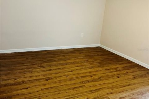 House in Leesburg, Florida 2 bedrooms, 111.48 sq.m. № 2212306 - photo 8