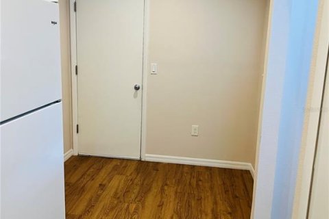 House in Leesburg, Florida 2 bedrooms, 111.48 sq.m. № 2212306 - photo 5