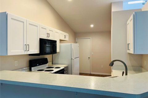 House in Leesburg, Florida 2 bedrooms, 111.48 sq.m. № 2212306 - photo 4