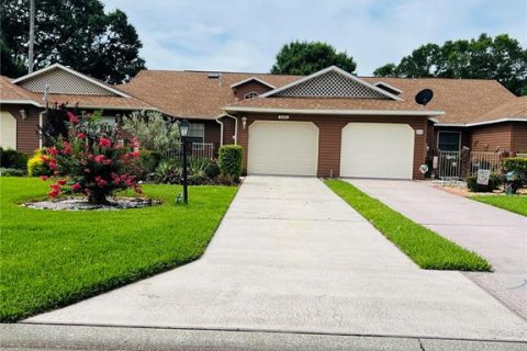 House in Leesburg, Florida 2 bedrooms, 111.48 sq.m. № 2212306