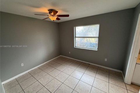 Снять в аренду виллу или дом в Майами, Флорида 1 спальня, 205.96м2, № 2051373 - фото 10