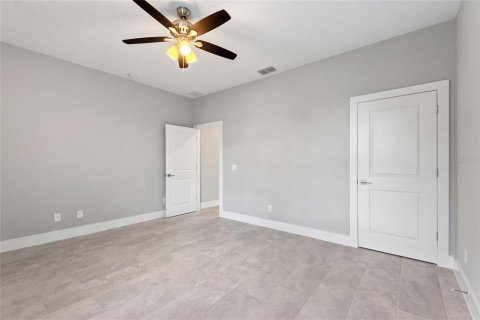 Casa en alquiler en North Port, Florida, 4 dormitorios, 185.8 m2 № 2115461 - foto 13