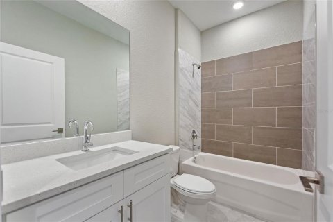 Casa en alquiler en North Port, Florida, 4 dormitorios, 185.8 m2 № 2115461 - foto 15