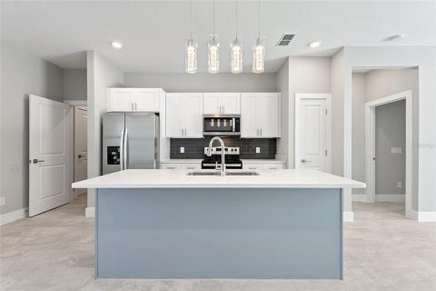 Casa en alquiler en North Port, Florida, 4 dormitorios, 185.8 m2 № 2115461 - foto 10