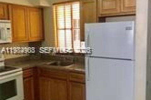 Copropriété à vendre à Hialeah, Floride: 2 chambres, 96.71 m2 № 2050834 - photo 11