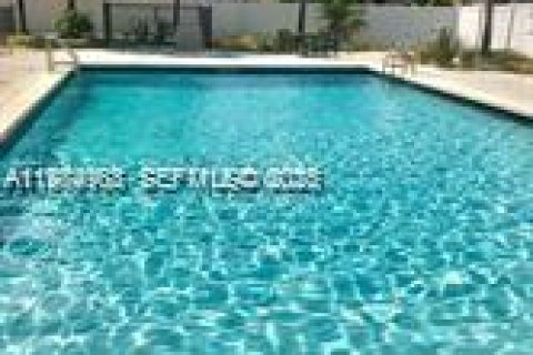 Copropriété à vendre à Hialeah, Floride: 2 chambres, 96.71 m2 № 2050834 - photo 22