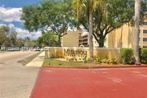 Copropriété à vendre à Hialeah, Floride: 2 chambres, 96.71 m2 № 2050834 - photo 2