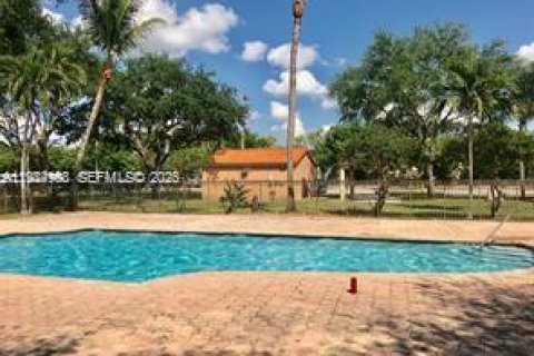 Copropriété à vendre à Hialeah, Floride: 2 chambres, 96.71 m2 № 2050834 - photo 21