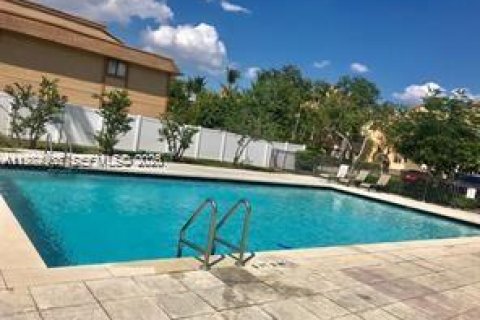 Copropriété à vendre à Hialeah, Floride: 2 chambres, 96.71 m2 № 2050834 - photo 26