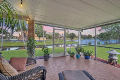 House in Pembroke Pines, Florida 4 bedrooms, 173.26 sq.m. № 1973909 - photo 28