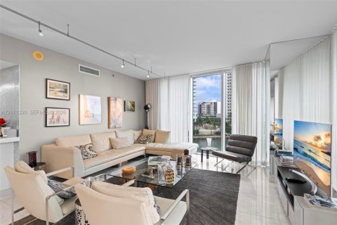 Copropriété à vendre à Miami, Floride: 3 chambres, 173.73 m2 № 2429732 - photo 11