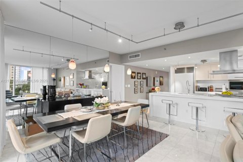 Copropriété à vendre à Miami, Floride: 3 chambres, 173.73 m2 № 2429732 - photo 12