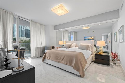 Copropriété à vendre à Miami, Floride: 3 chambres, 173.73 m2 № 2429732 - photo 16
