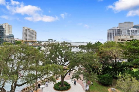 Copropriété à vendre à Miami, Floride: 3 chambres, 173.73 m2 № 2429732 - photo 20