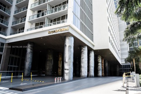 Copropriété à vendre à Miami, Floride: 3 chambres, 173.73 m2 № 2429732 - photo 25