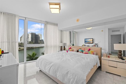 Copropriété à vendre à Miami, Floride: 3 chambres, 173.73 m2 № 2429732 - photo 13