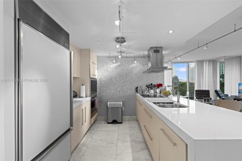 Copropriété à vendre à Miami, Floride: 3 chambres, 173.73 m2 № 2429732 - photo 6