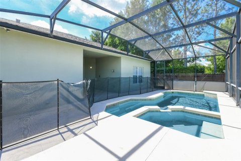 House in Davenport, Florida 4 bedrooms, 170.85 sq.m. № 1902328 - photo 15