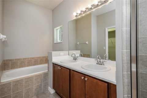 House in Davenport, Florida 4 bedrooms, 170.85 sq.m. № 1902328 - photo 11