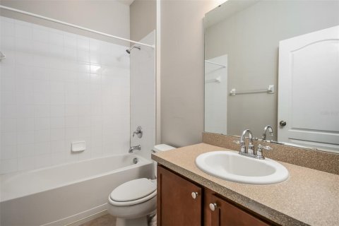 House in Davenport, Florida 4 bedrooms, 170.85 sq.m. № 1902328 - photo 14