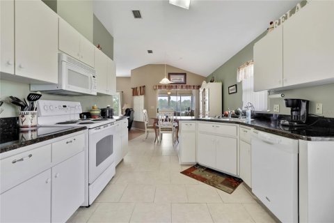 Villa ou maison à vendre à Beverly Hills, Floride: 2 chambres, 129.97 m2 № 2204446 - photo 9