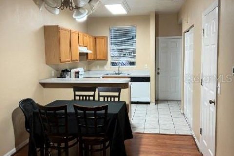 Condo in Gainesville, Florida, 2 bedrooms № 2108542 - photo 4