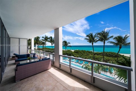 Condo in Miami Beach, Florida, 3 bedrooms  № 2075812 - photo 17