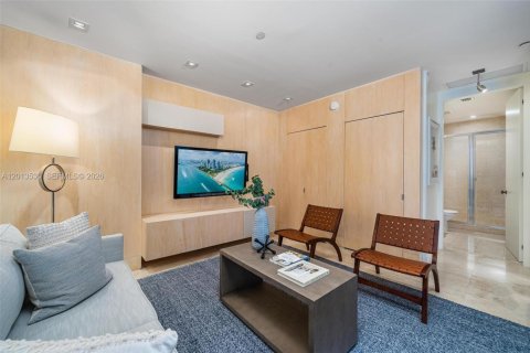 Condo in Miami Beach, Florida, 3 bedrooms  № 2075812 - photo 18